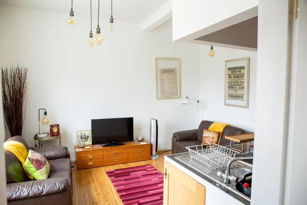Beautiful 2-Bedroom Townhouse in Stratford upon Avon