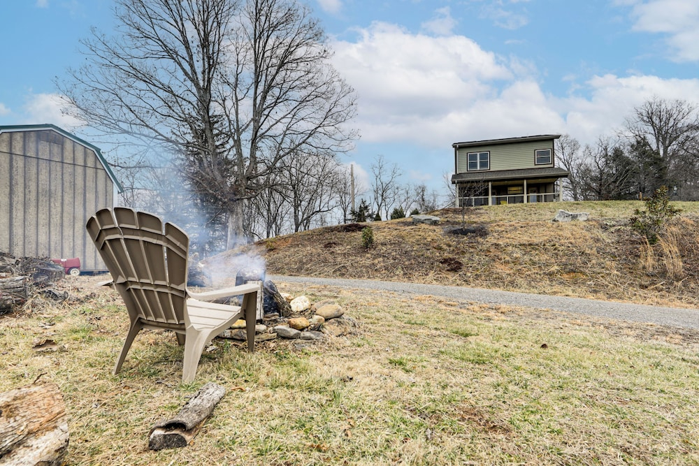 Hot Tub + Blue Ridge Mtn Views: Waynesville Home