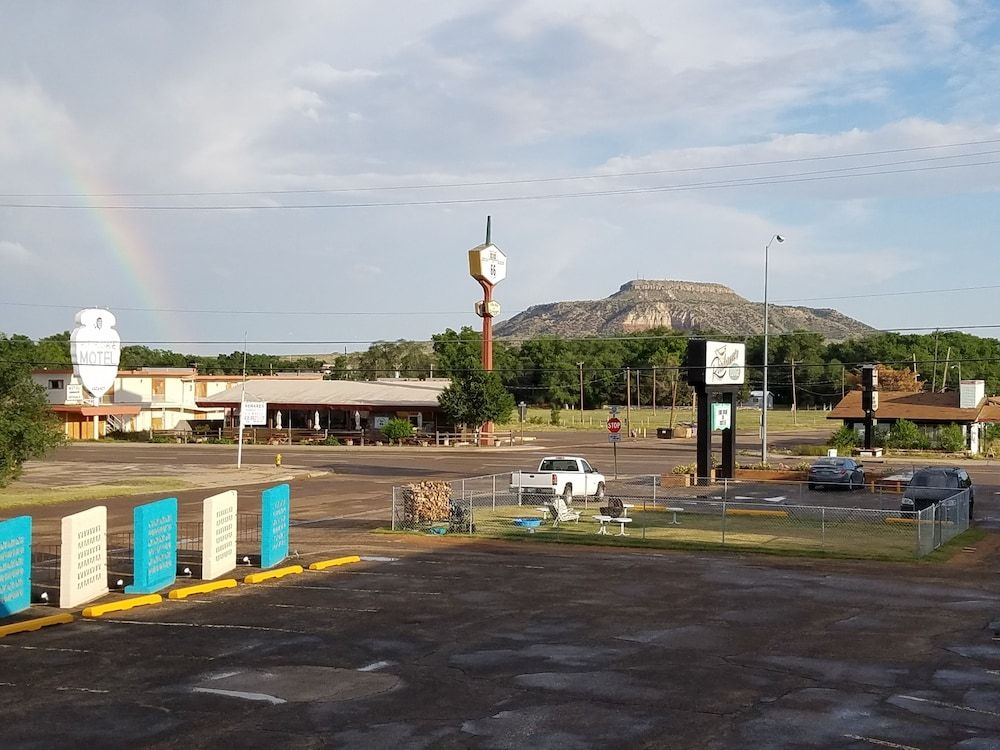 Roadrunner Lodge Motel