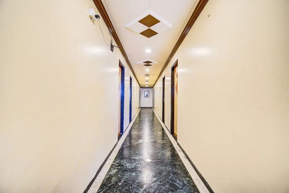 Fabhotel Ashoka Regency
