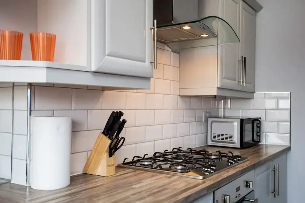 Large 3 Bed Apartment-sea Road