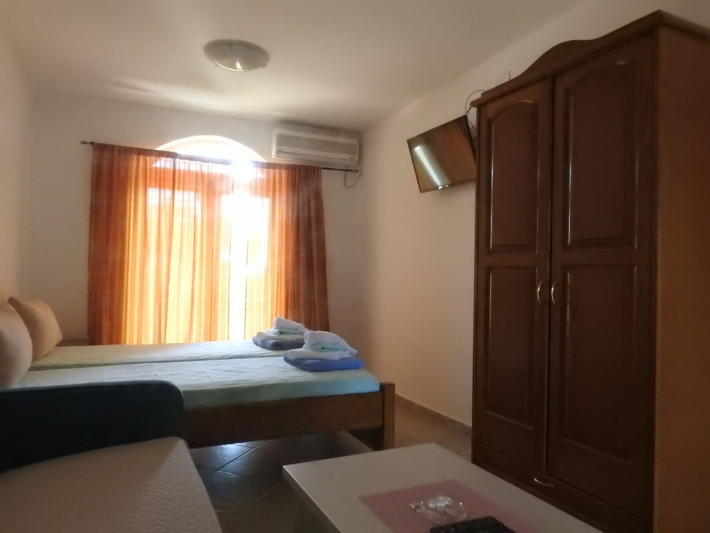 Luna Apartments