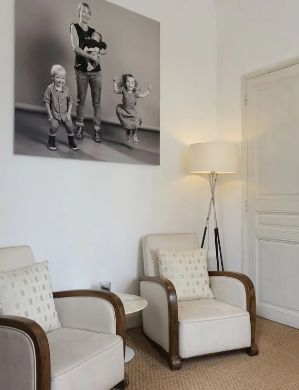 Fashionable House Flat with Garden
