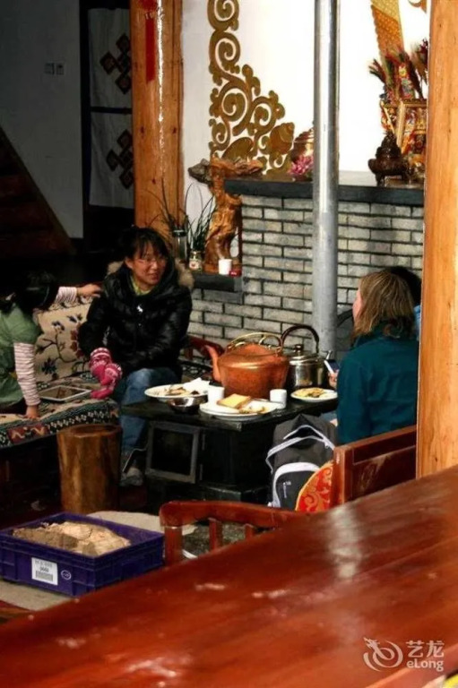 Shangri-la Tibetan Family Inn