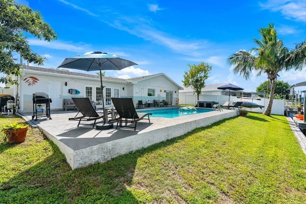 368 Carmine Dr