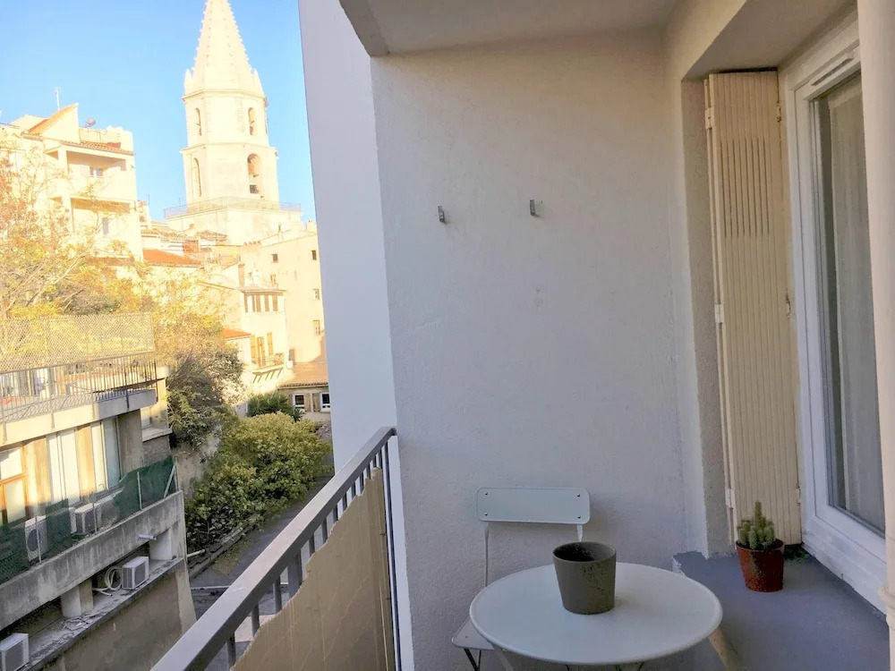 Studio in Marseille, With Furnished Balcony and Wifi - 2 km From the B