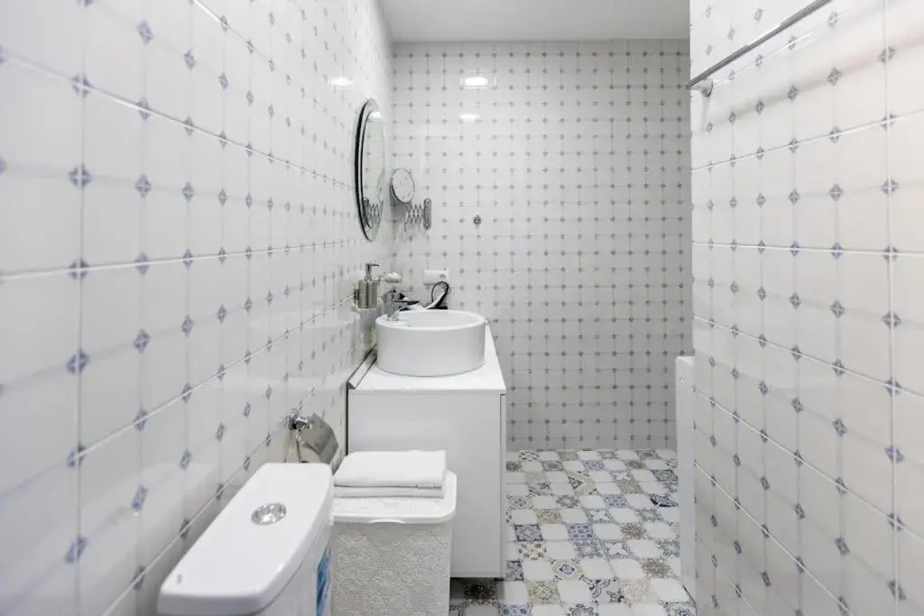 2 Bedroom Apartment Behind Opera House