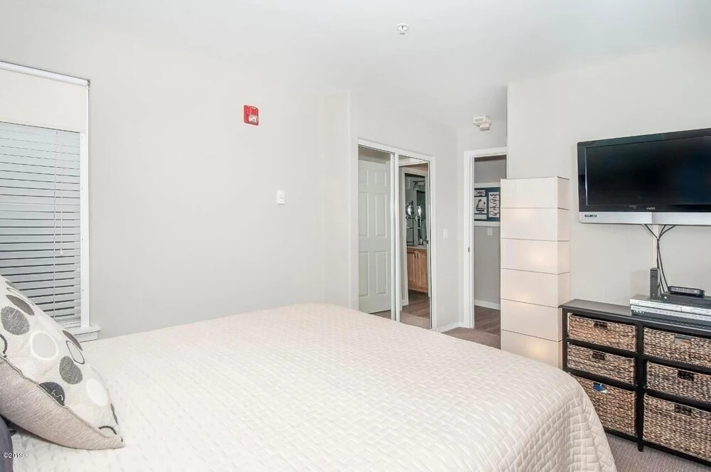 Waters Edge 309