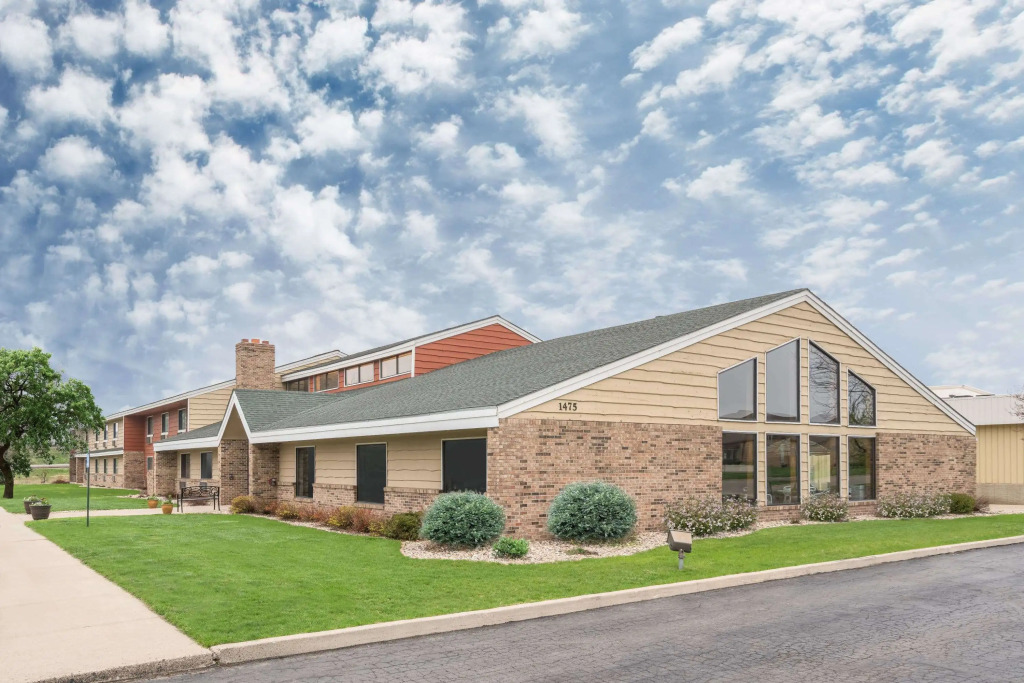 AmericInn by Wyndham Worthington