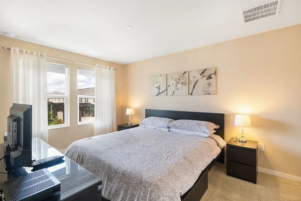Compass Bay 3167
