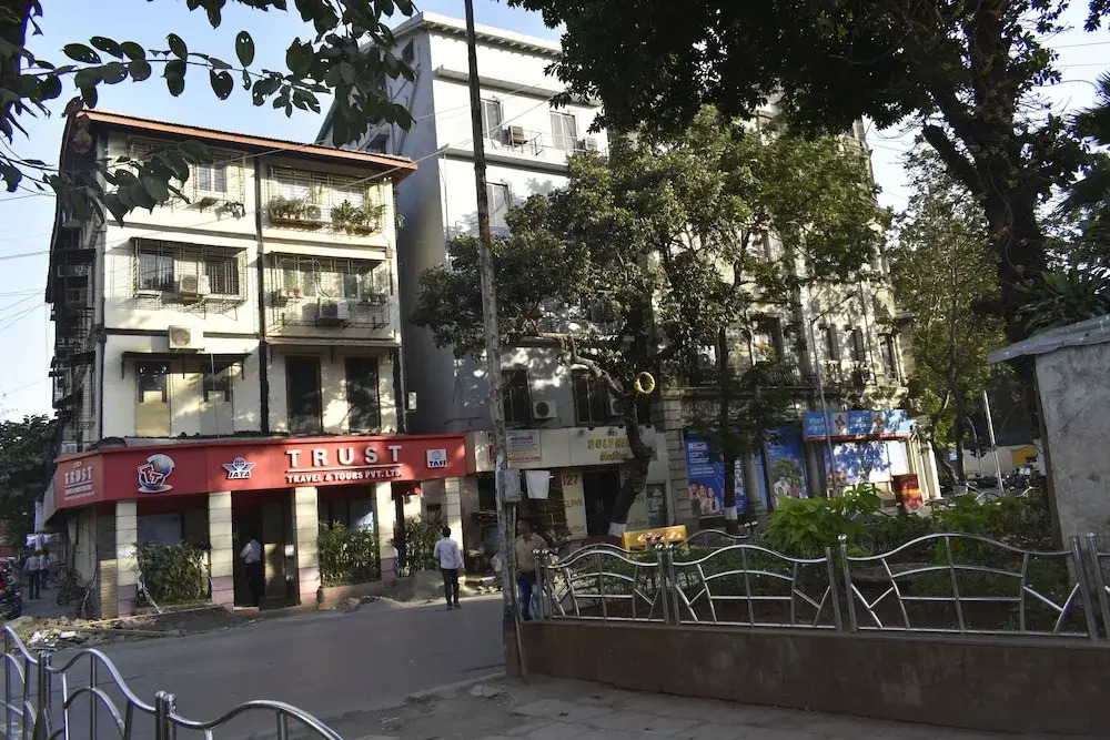 Dolphin Hotel