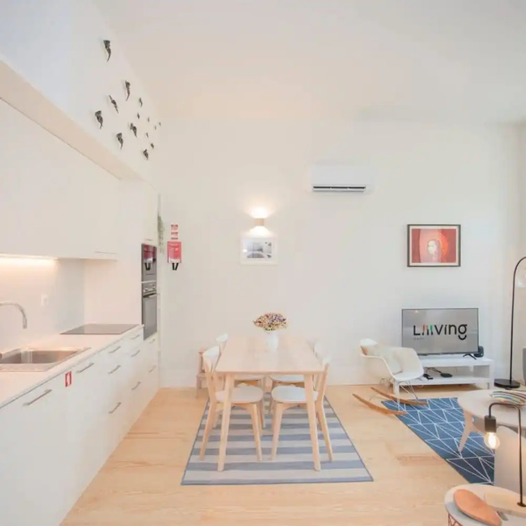 Liiiving in Porto - Haven Pool Apartment