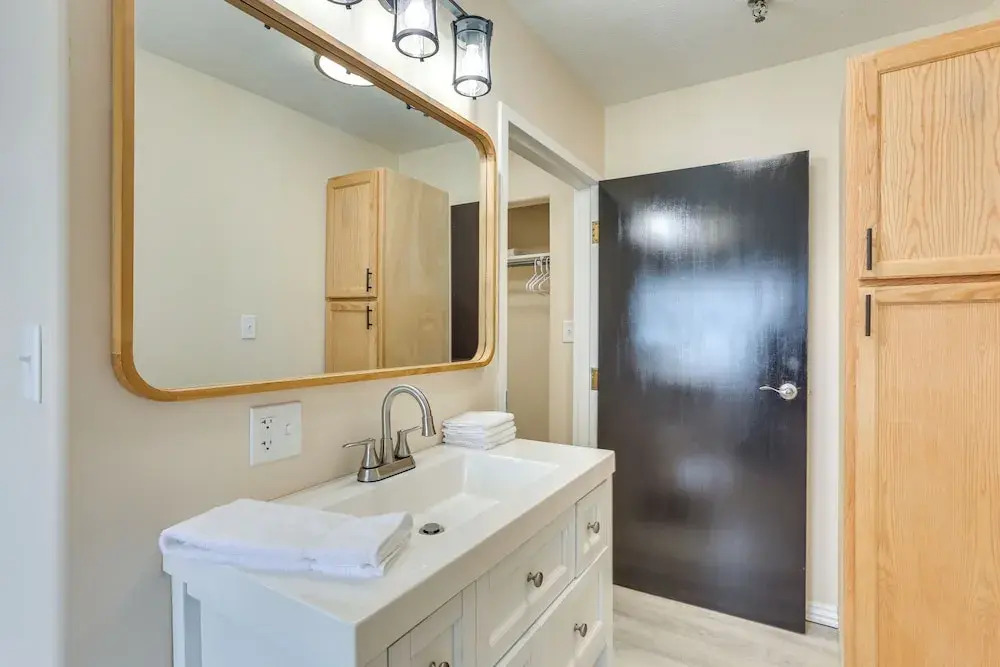 Walk to Ocu, Golf: Updated Oakland City Studio!