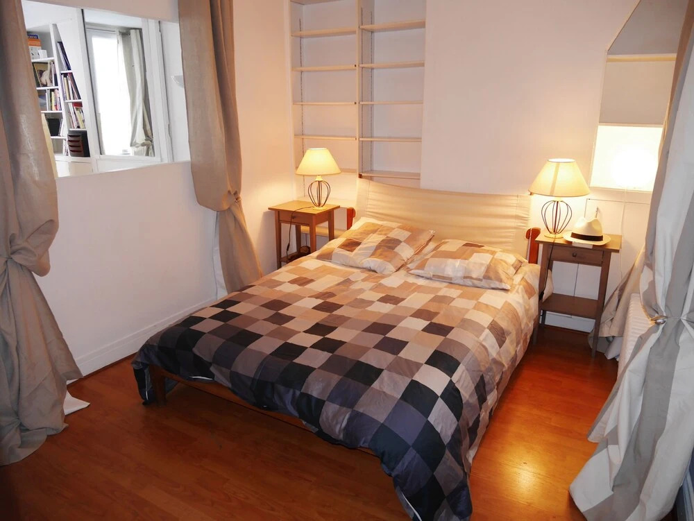 Apartments - Into Paris