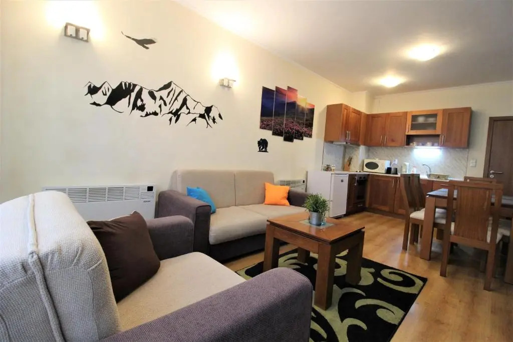 Pine Tree Apartment 3 - B3