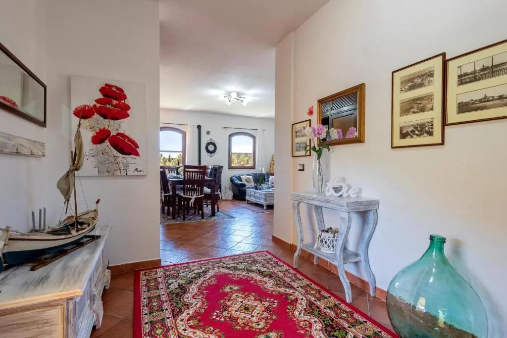 Villa Saige , piscina con idromassaggio