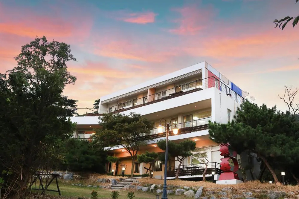 Ganghwado Happyvilly Pension