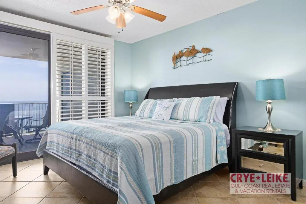 Windward Pointe Condominiums