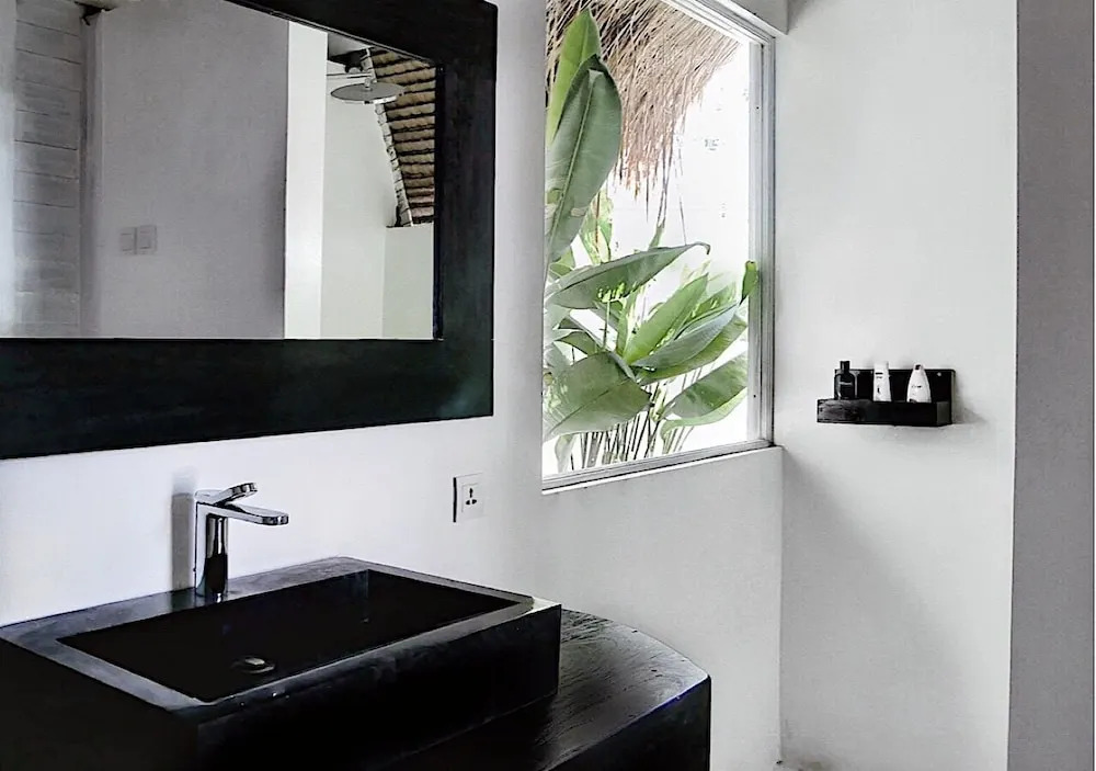 White Palm Uluwatu - Wellness & Recovery Retreat - 2 Min Walk to Balangan Beach