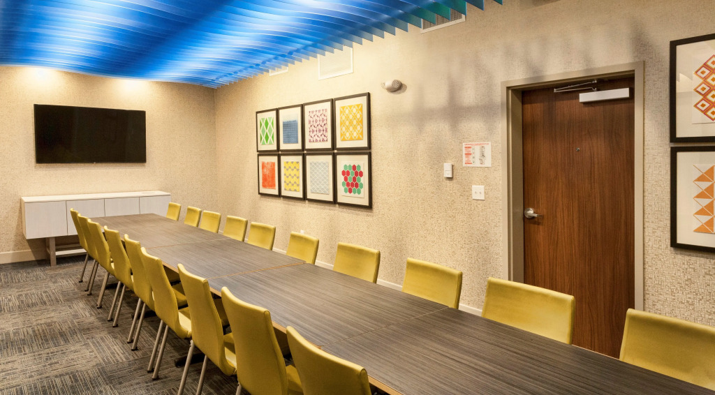 Holiday Inn Express & Suites - Dodge City by IHG