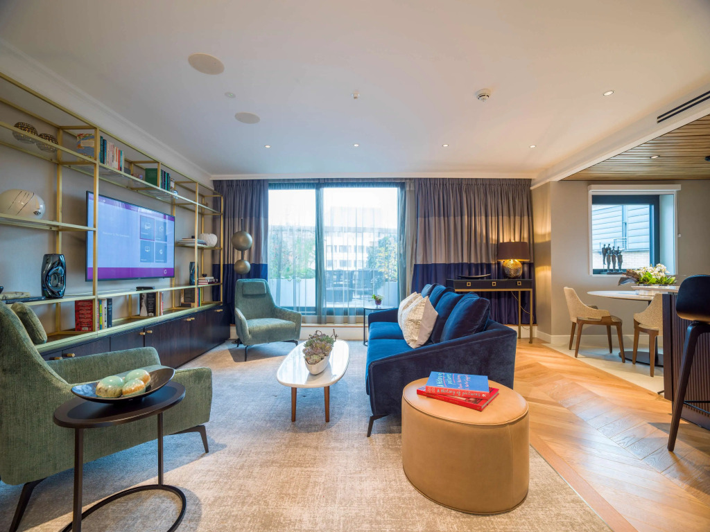 The Guardsman Hotel