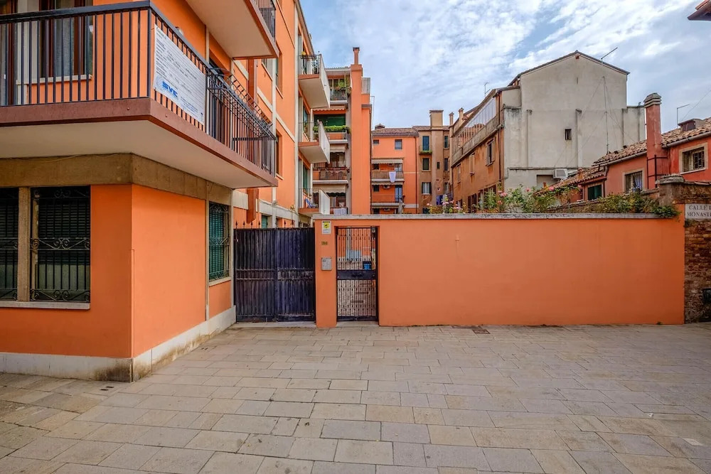 Casa Luminosa