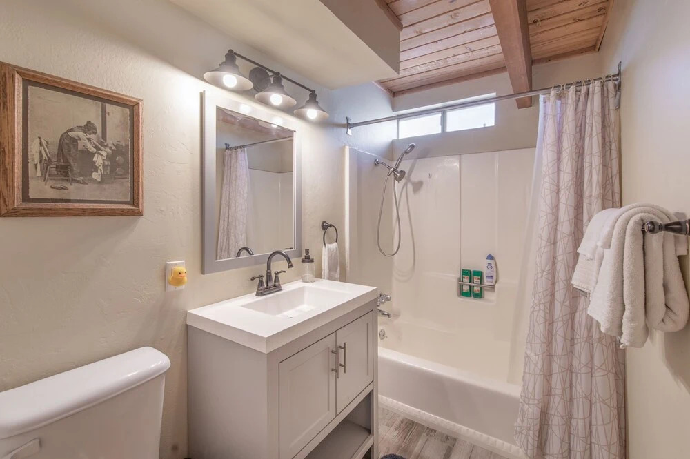 2194-conklin Base Camp Chalet 3 Bedroom Home by Redawning