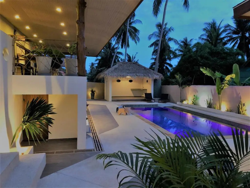 Baan Bai Mai, 2 villas, 8 bedrooms for 16 guests