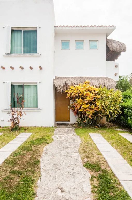4BR Home Beach Neraby - bikes&wifi by TA