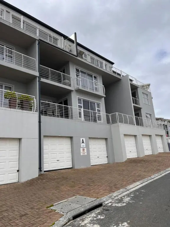 2 Dolphin Ridge , Bloubergstrand