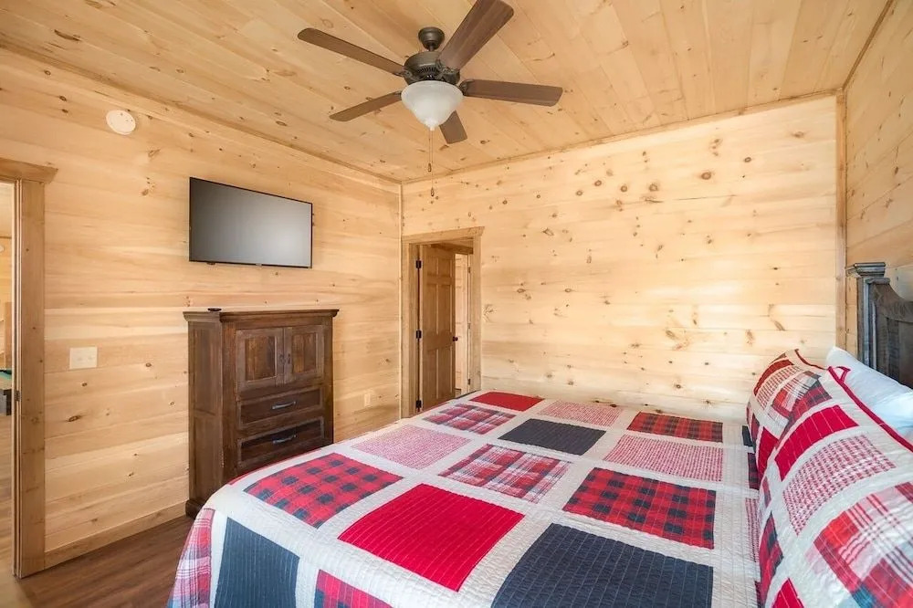 The Bear And Trout 4 Bedroom Home by Redawning