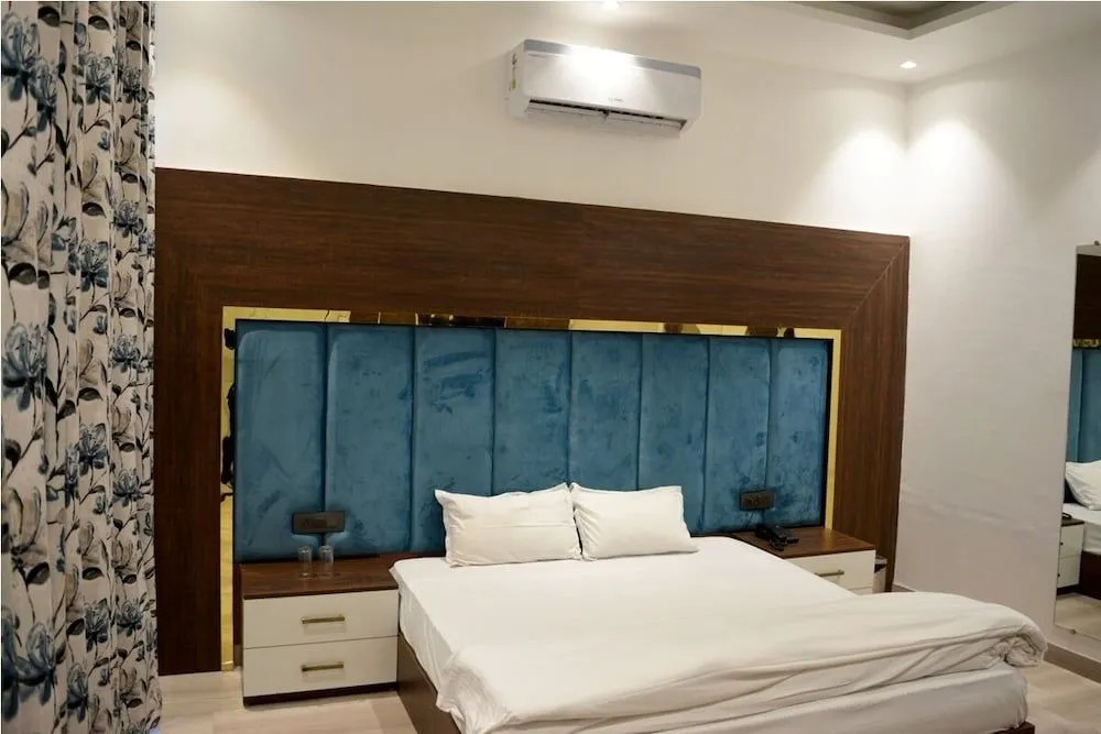 Hotel Silver Ace