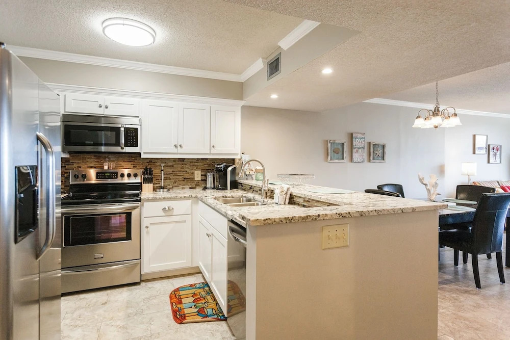 7205 Thomas Dr Unit C403 - 2 Br Condo