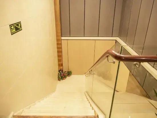 Shenghe Boutique Hotel (Zhengzhou High-speed Railway East Station Jicheng Metro Station)