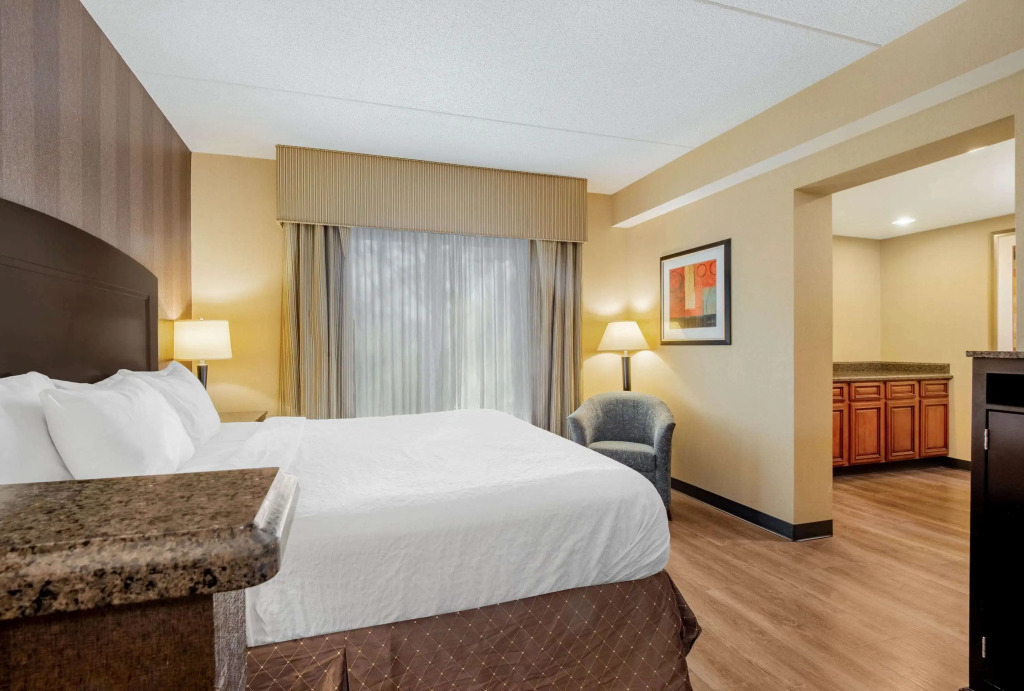 La Quinta Inn & Suites Bel Air I-95 Exit 77A