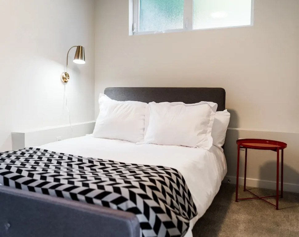Sky Mark Lux 2 - Seattle's Best Modern 3BD HomeTel