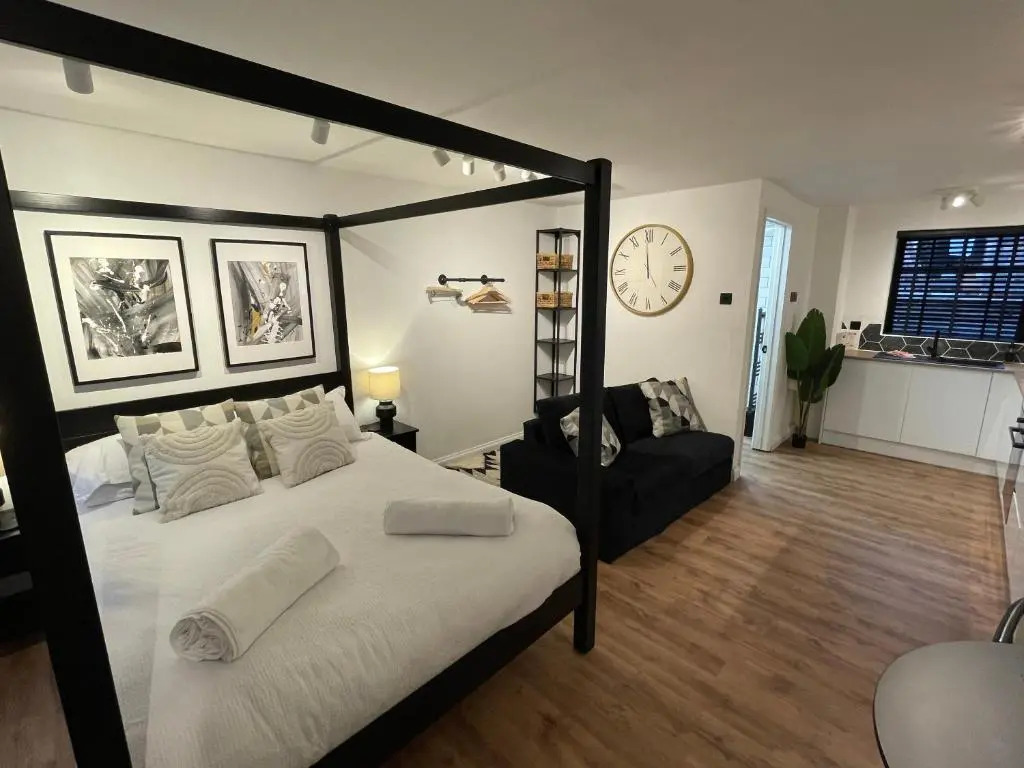 Ultra Modern Studio Apartment, in Central Exeter