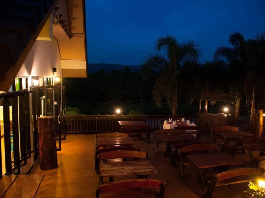Im Poo Hill Resort.