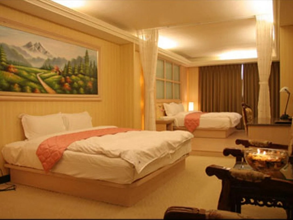 Esquire Hotel