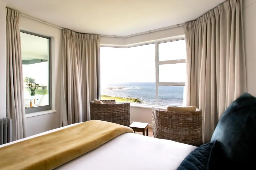 Bayview 208