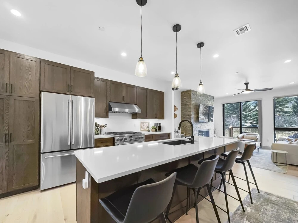 541 Center Circle 3br 3.5ba 3 Bedroom Townhouse by RedAwning