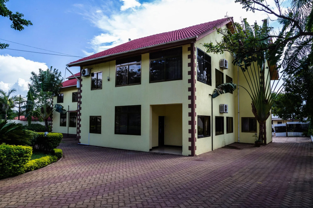 Brubru Lodge