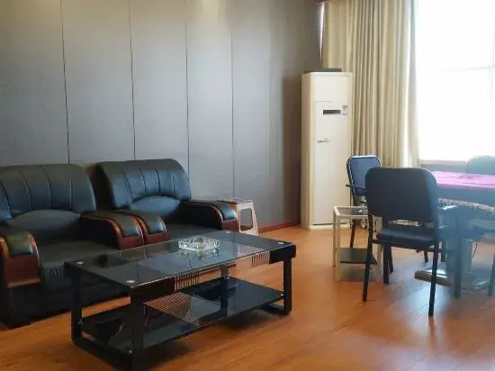 Fenggang Huasheng Pearl Hotel