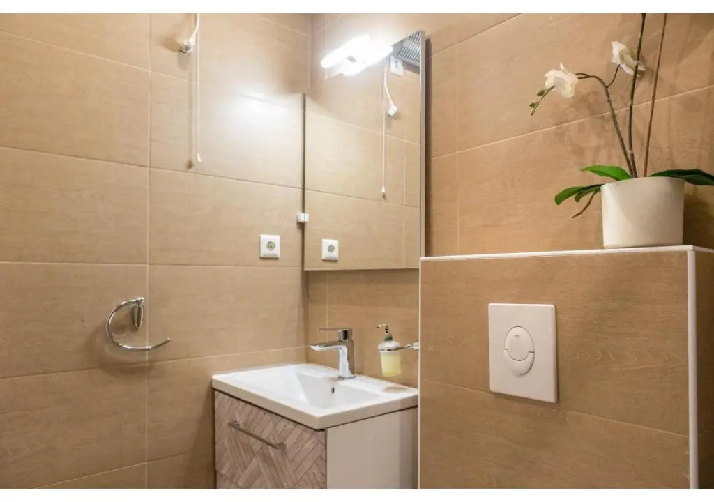 Sleek Studio Apt - Suitable for Longstays