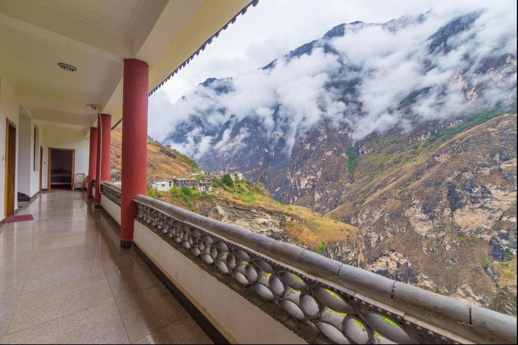 Tinas Youth Hostel