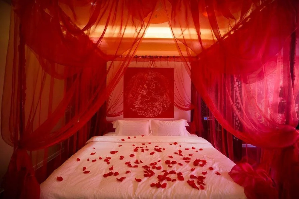 Luoyang Love Romantic Scene Hotel(洛阳唯爱浪漫场景酒店(新都汇王城公园地铁站店))