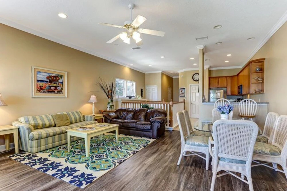211 S. Fletcher - 3 Br Townhouse