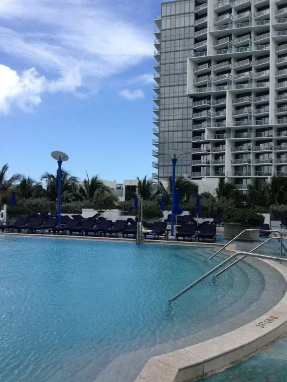 Roney Palace