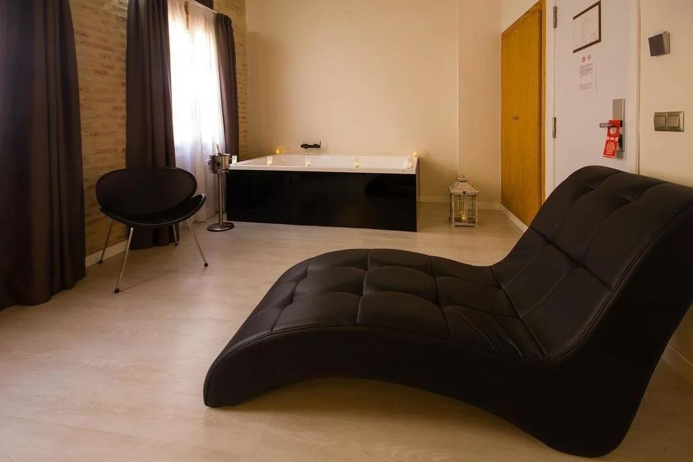 Suites Boutique Jardines del Montornés