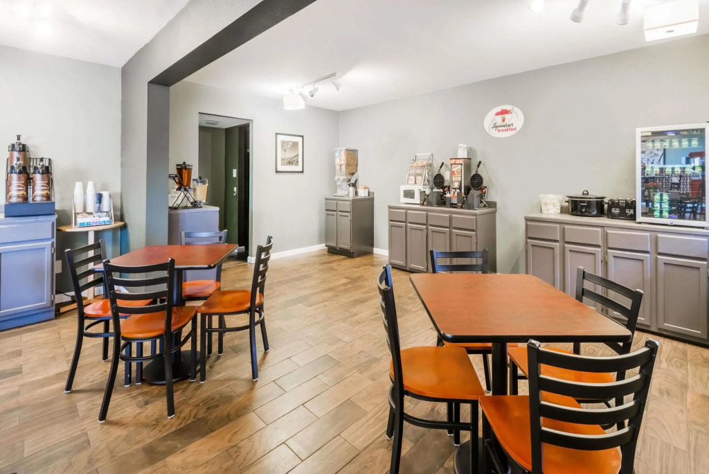 Red Lion Inn & Suites Junction City